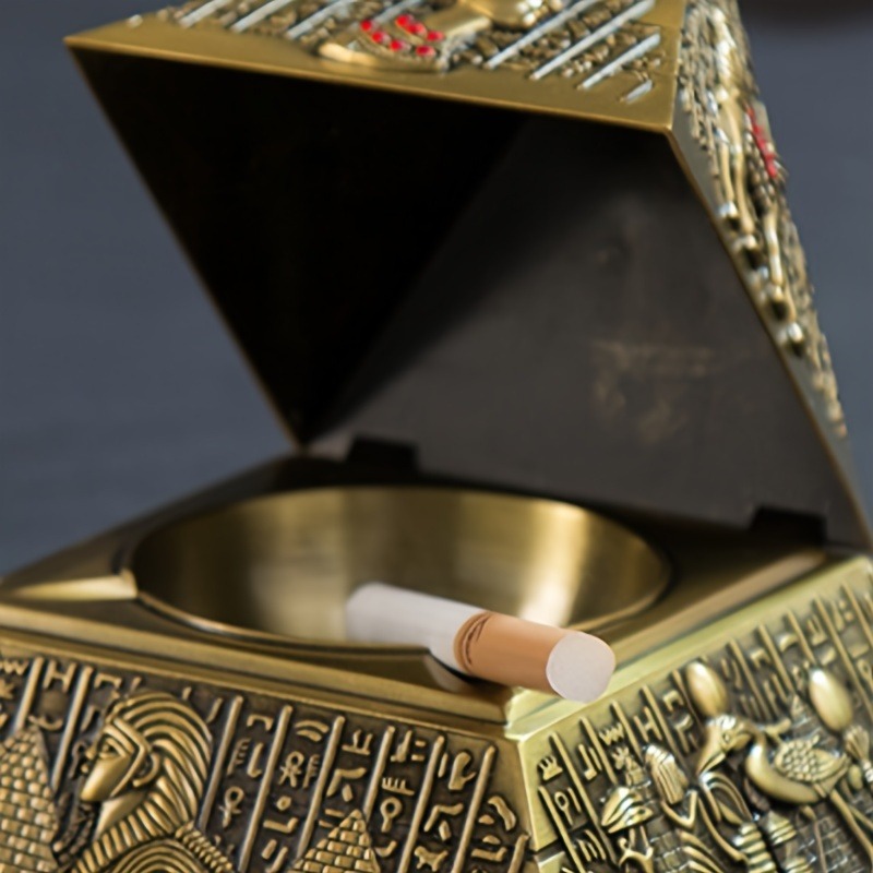 Cinzeiro de pirâmide de faraó  - Vintage Collectible Ashtrays avaliação e preço