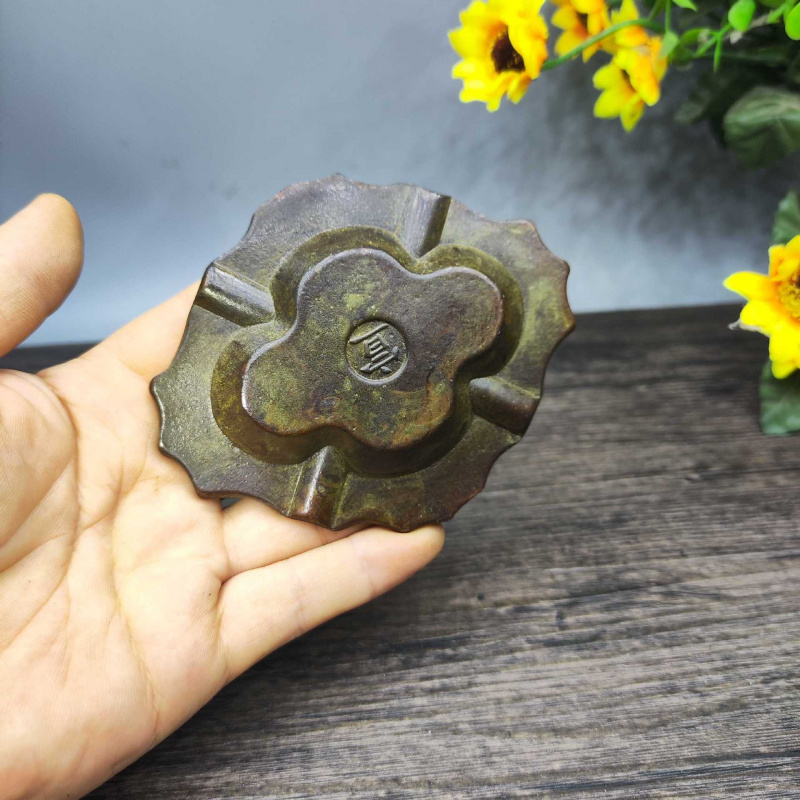Coleção de antiguidades, lavad - Vintage Collectible Ashtrays avaliação e preço