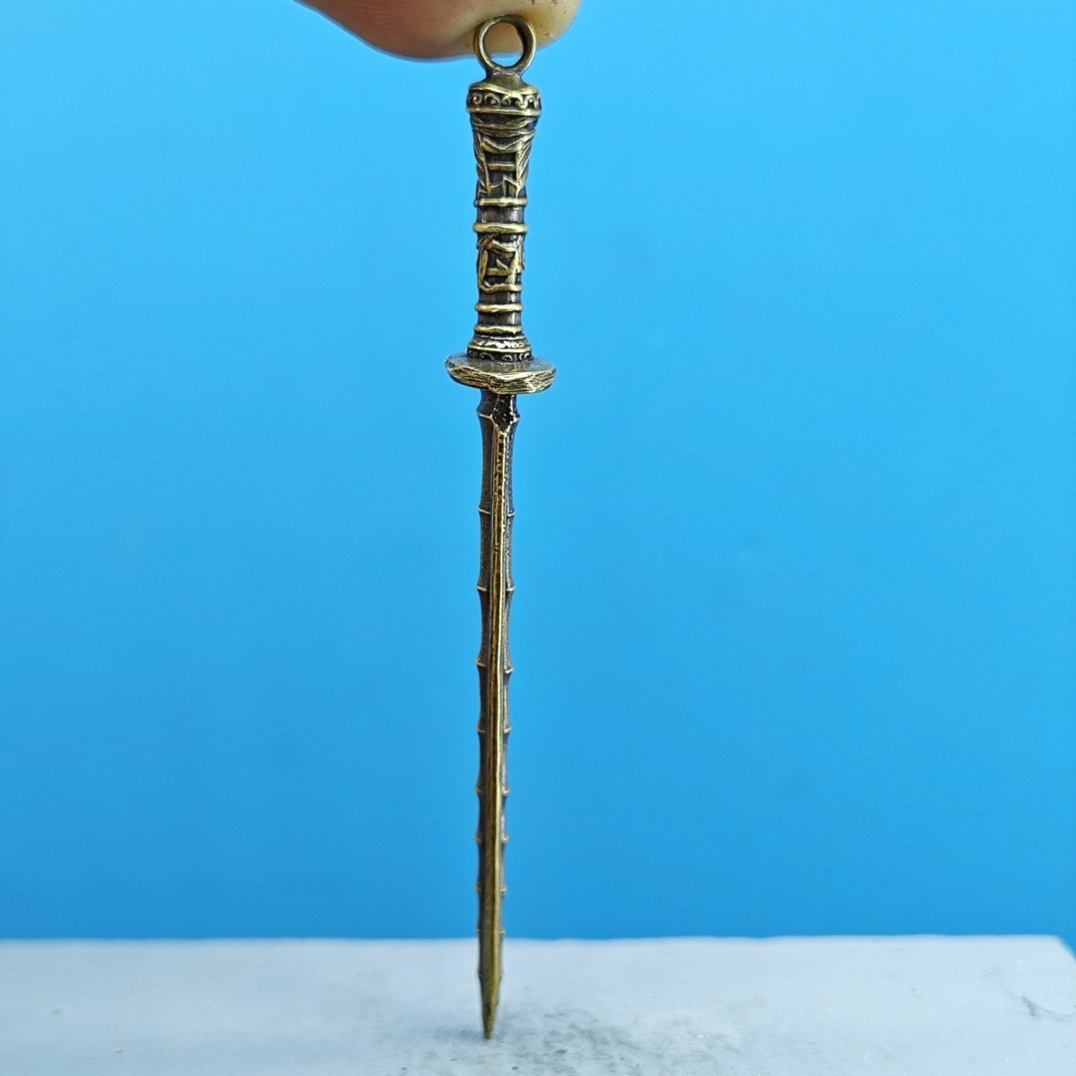 Miniatura de Espada em Latão c - Vintage Collectible Ornaments avaliação e preço